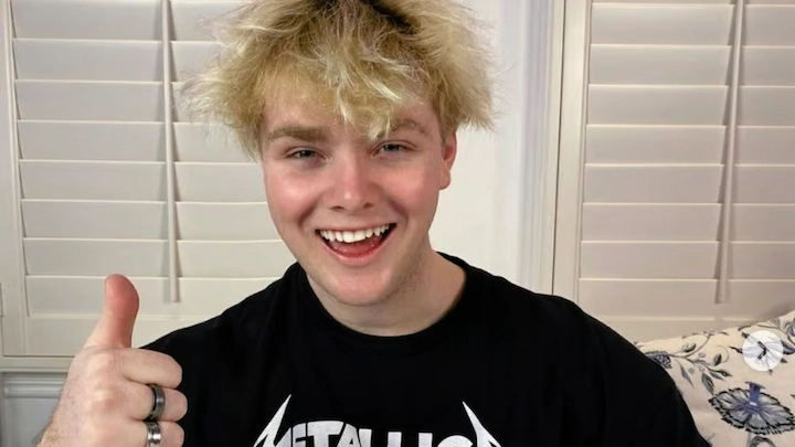Alex Warren Net Worth: From TikTok to Music Star 2 Alex Warren Net Worth 1
