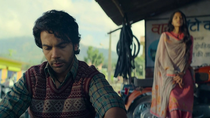 Guns and Gulaabs Season 2 Release Date: Cast & Plot 2 Guns and Gulaabs Season 2 Release Date 1