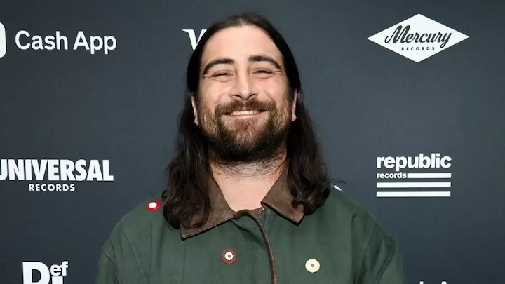 Noah Kahan Net Worth: From Vermont to Fame 4 Noah Kahan Net Worth 2