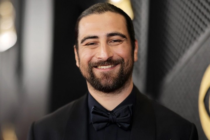 Noah Kahan Net Worth: From Vermont to Fame 3 Noah Kahan Net Worth 3