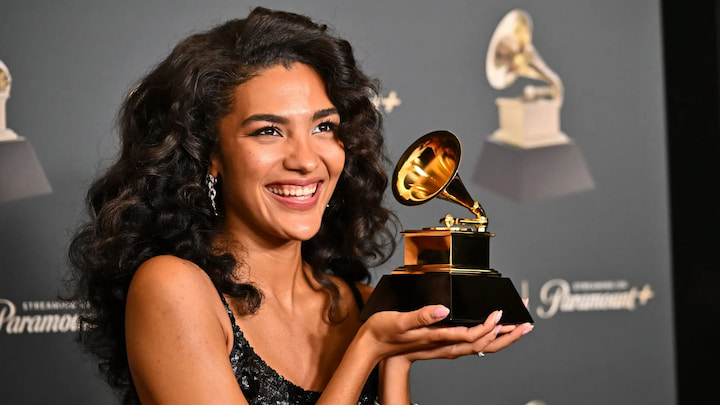 Olivia Dean Net Worth: Age, Height, Top Songs & Career 5 Olivia Dean Net Worth 2