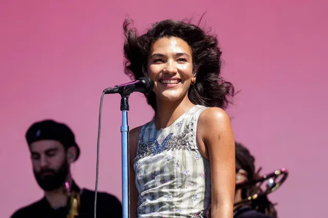 Olivia Dean Net Worth: Age, Height, Top Songs & Career 3 Olivia Dean Net Worth