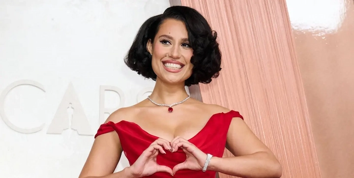 Raye Net Worth: Age & Career Breakdown 3 Raye Net Worth 2