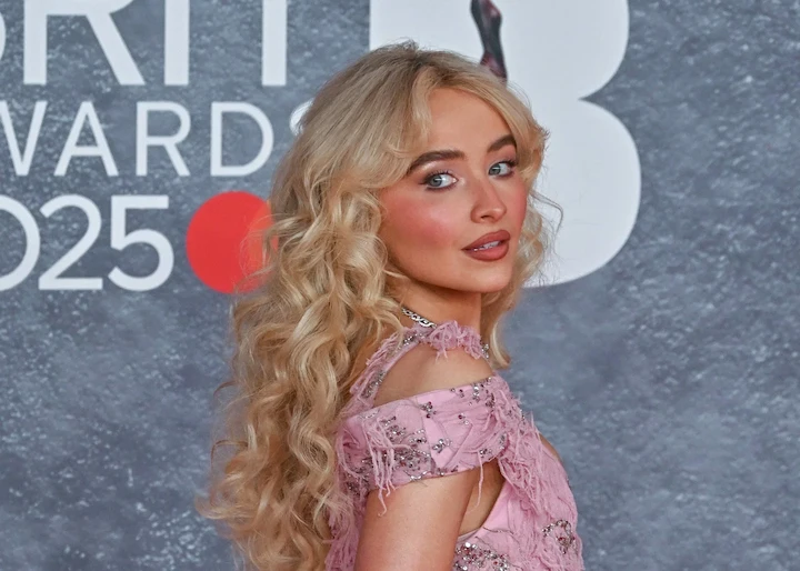 Sabrina Carpenter Net Worth: Age, Height, Top Songs & Career 5 Sabrina Carpenter Net Worth 3