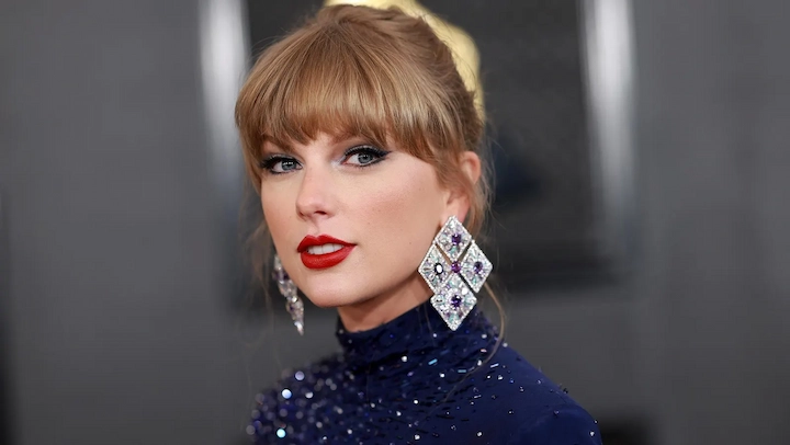 Taylor Swift Net Worth: Age, Height, Top Songs & Career 5 Taylor Swift Net Worth 3